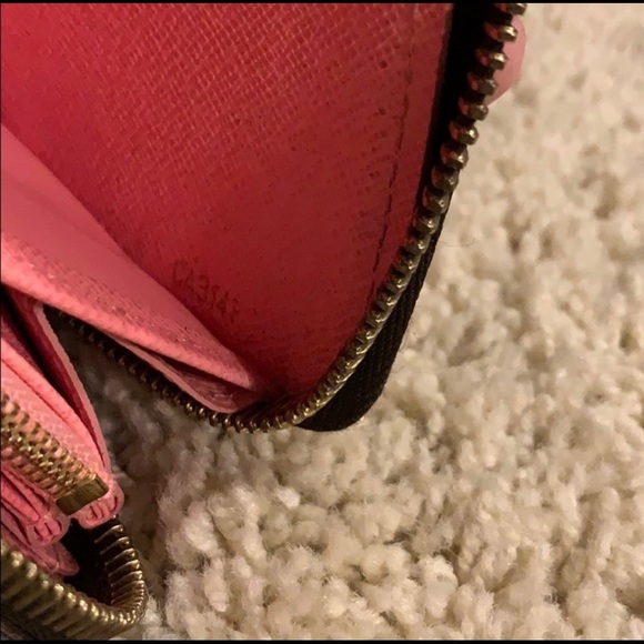 💯% Authentic Louis Vuitton Monogram Zip Wallet - Picture 16 of 16